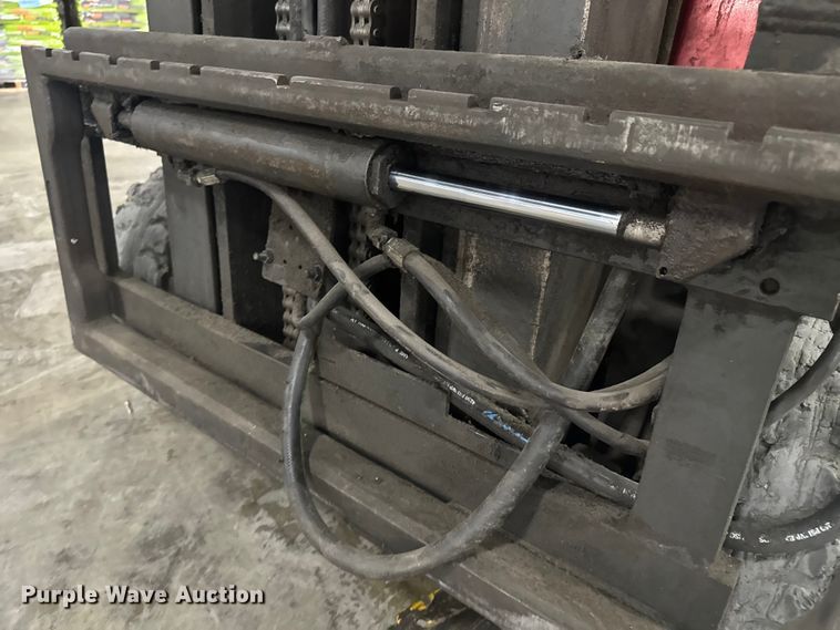 image for item EV1842 Raymond R40-C40TT forklift