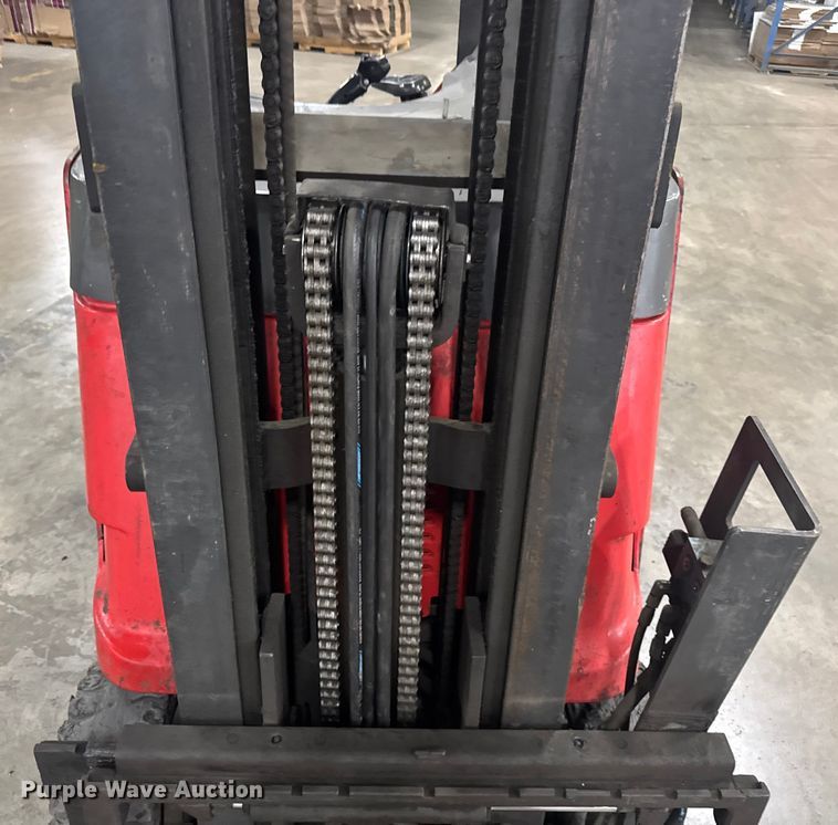 image for item EV1842 Raymond R40-C40TT forklift