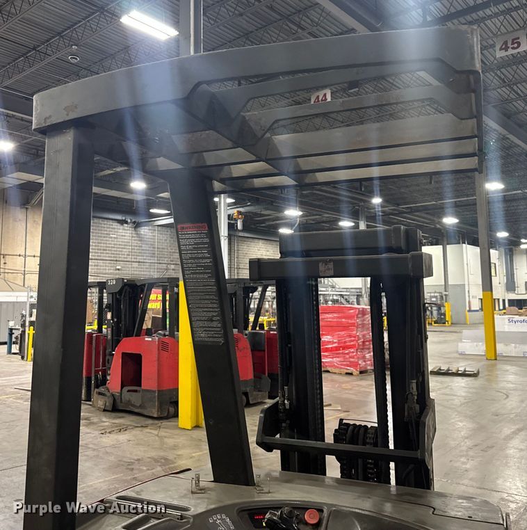 image for item EV1842 Raymond R40-C40TT forklift