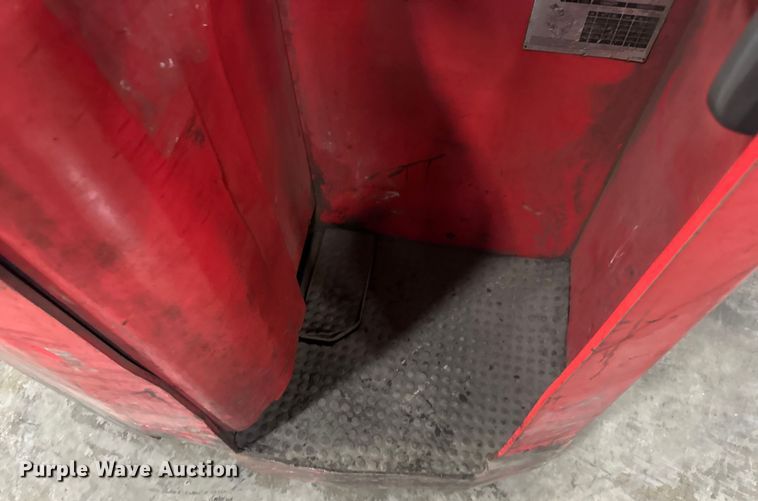 image for item EV1842 Raymond R40-C40TT forklift