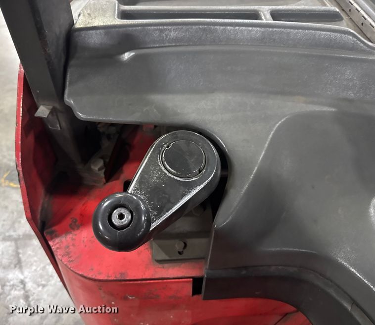 image for item EV1842 Raymond R40-C40TT forklift