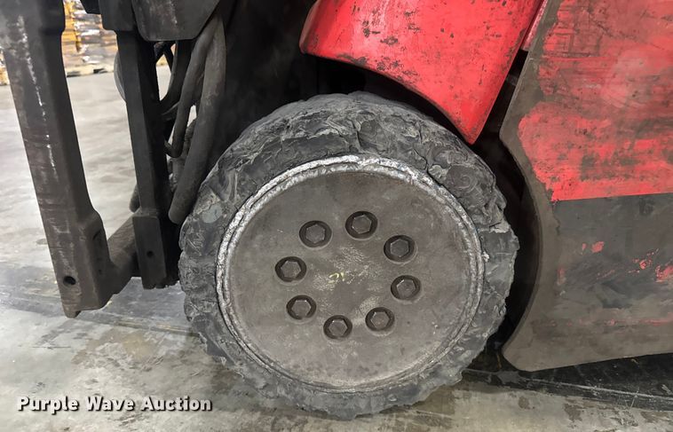 image for item EV1842 Raymond R40-C40TT forklift