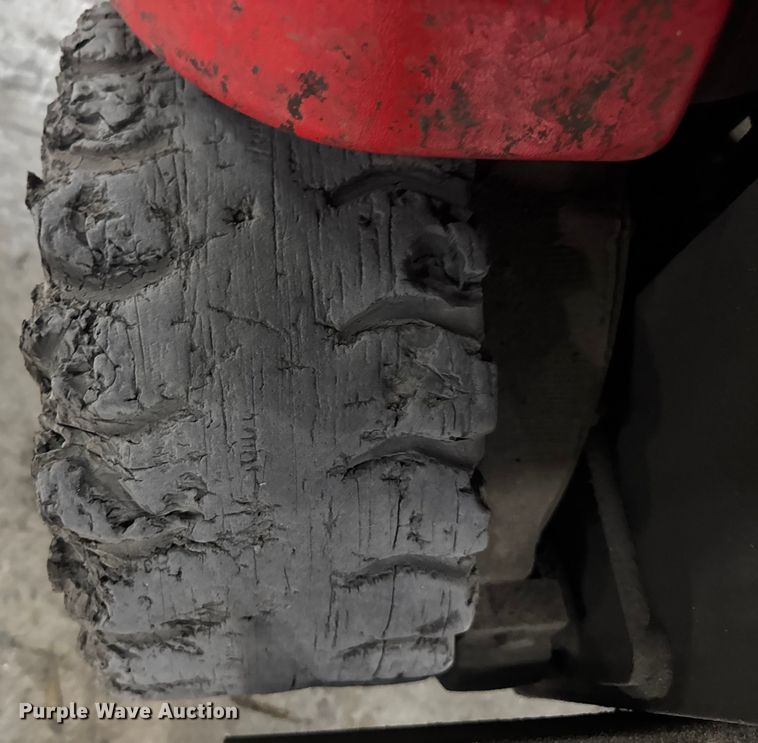 image for item EV1842 Raymond R40-C40TT forklift