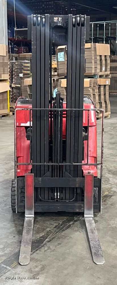 image for item EV1843 Raymond 425-C400M forklift