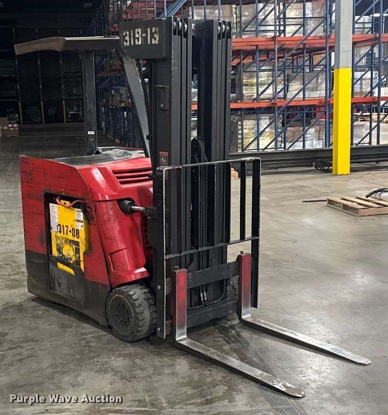 image for item EV1843 Raymond 425-C400M forklift