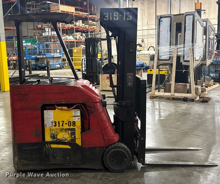 image for item EV1843 Raymond 425-C400M forklift