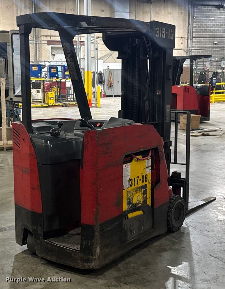 image for item EV1843 Raymond 425-C400M forklift