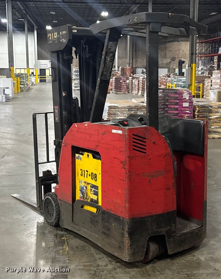 image for item EV1843 Raymond 425-C400M forklift