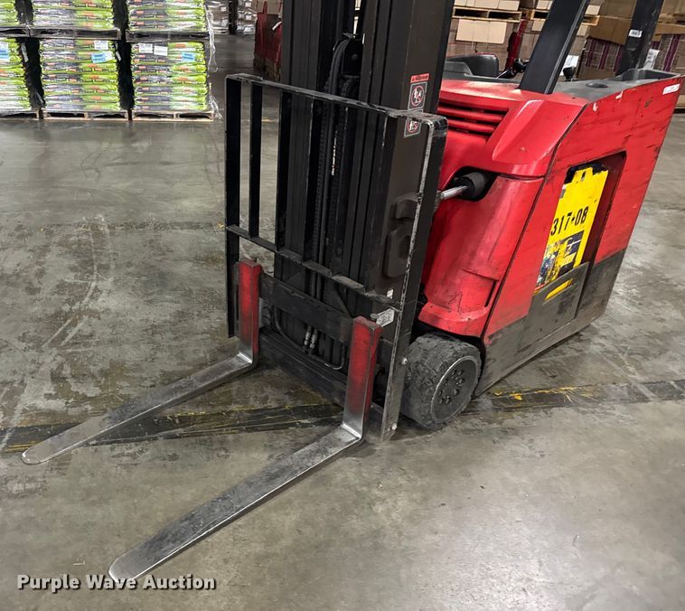 image for item EV1843 Raymond 425-C400M forklift