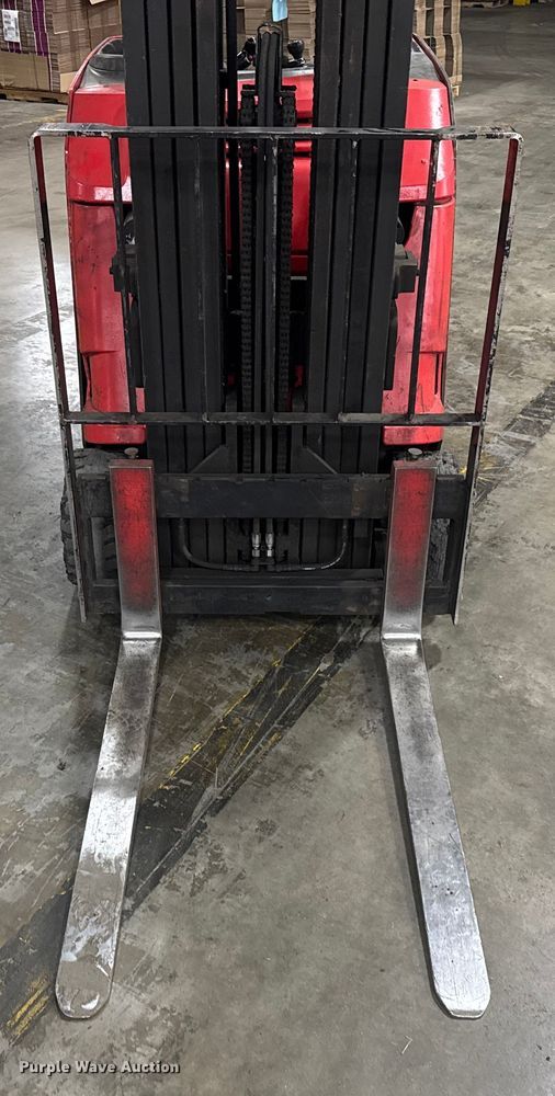 image for item EV1843 Raymond 425-C400M forklift