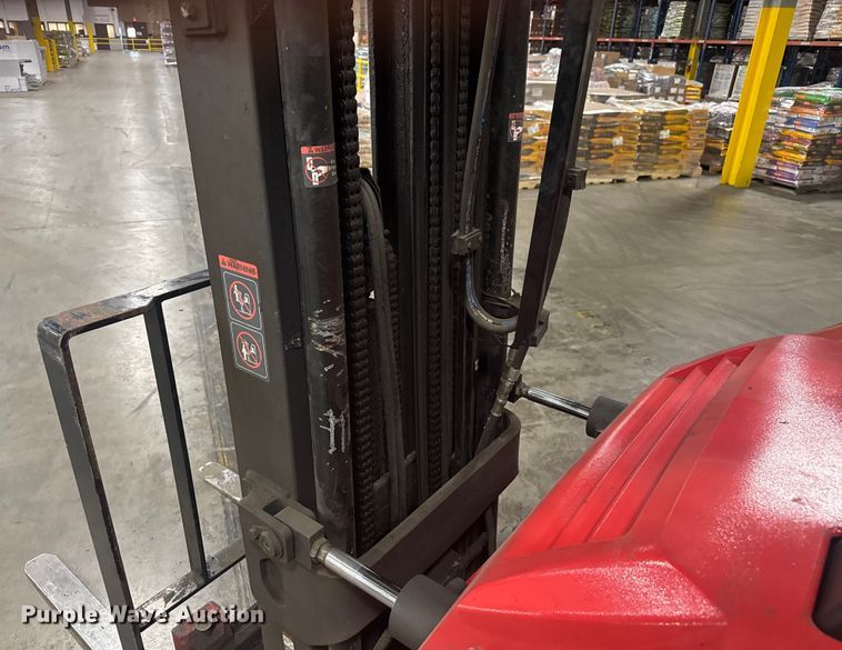 image for item EV1843 Raymond 425-C400M forklift