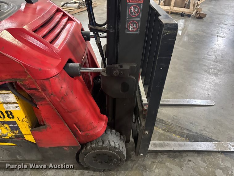 image for item EV1843 Raymond 425-C400M forklift