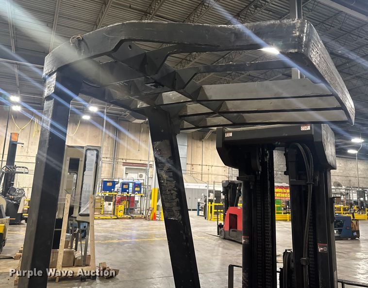 image for item EV1843 Raymond 425-C400M forklift