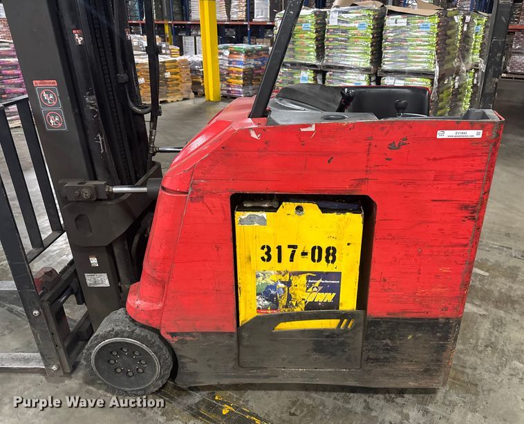 image for item EV1843 Raymond 425-C400M forklift