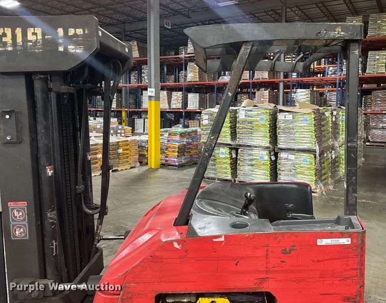 image for item EV1843 Raymond 425-C400M forklift