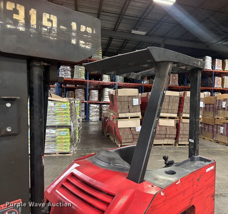 image for item EV1843 Raymond 425-C400M forklift