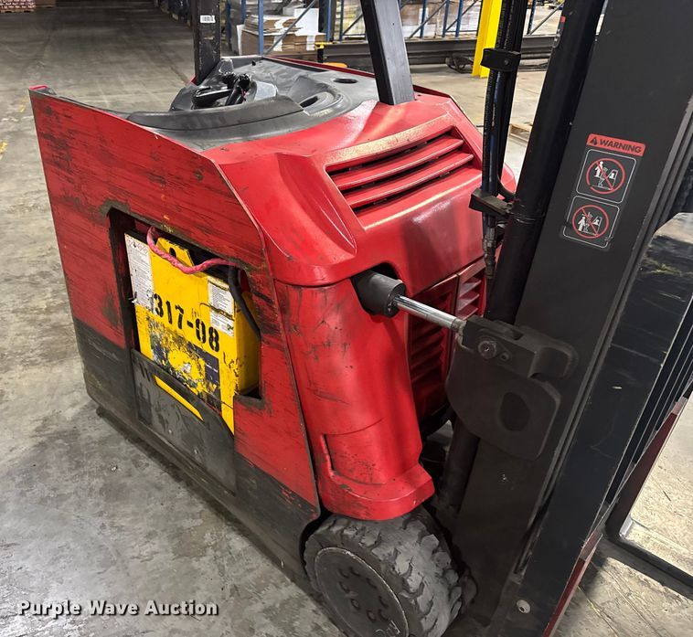 image for item EV1843 Raymond 425-C400M forklift