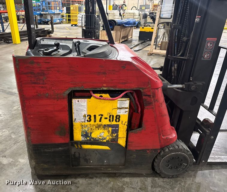 image for item EV1843 Raymond 425-C400M forklift