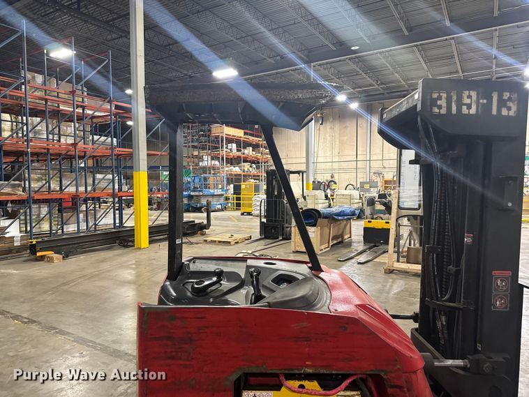 image for item EV1843 Raymond 425-C400M forklift