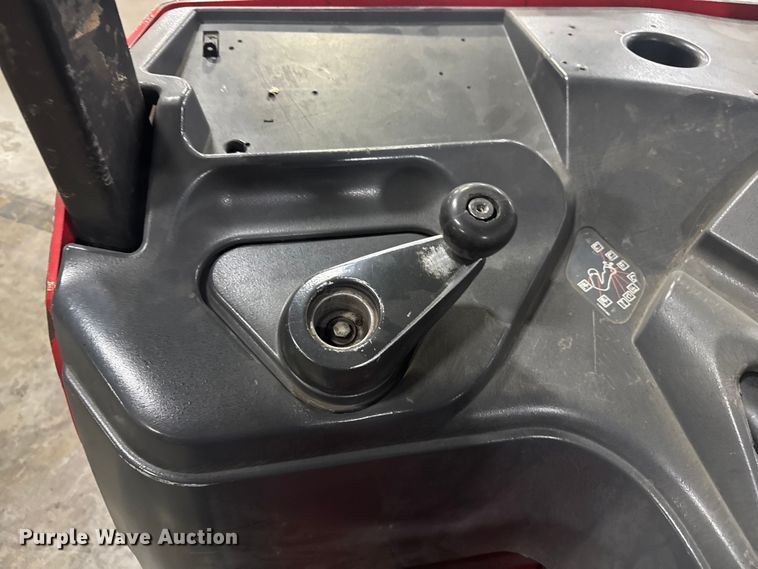 image for item EV1843 Raymond 425-C400M forklift