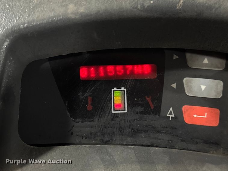 image for item EV1843 Raymond 425-C400M forklift