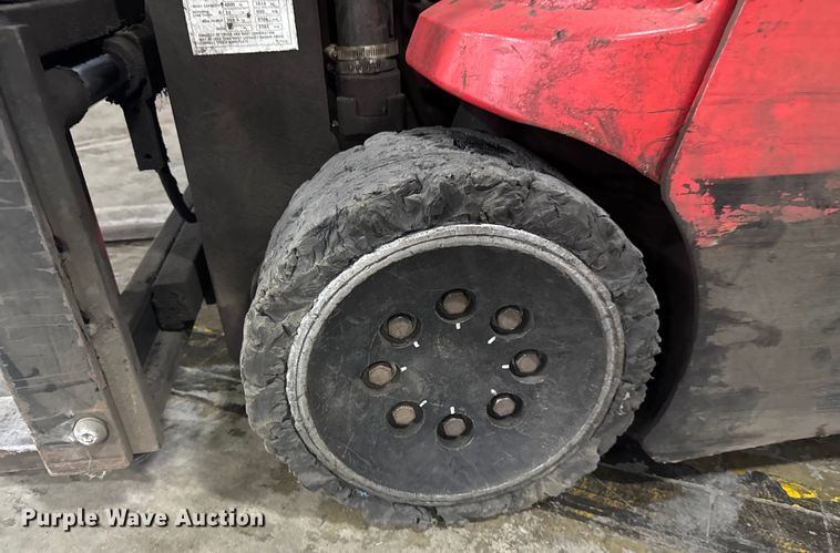 image for item EV1843 Raymond 425-C400M forklift