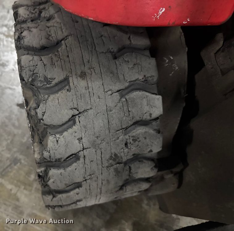 image for item EV1843 Raymond 425-C400M forklift