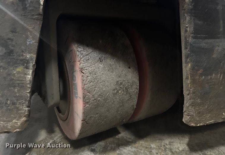 image for item EV1843 Raymond 425-C400M forklift