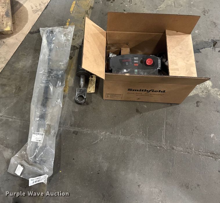 image for item EV1843 Raymond 425-C400M forklift