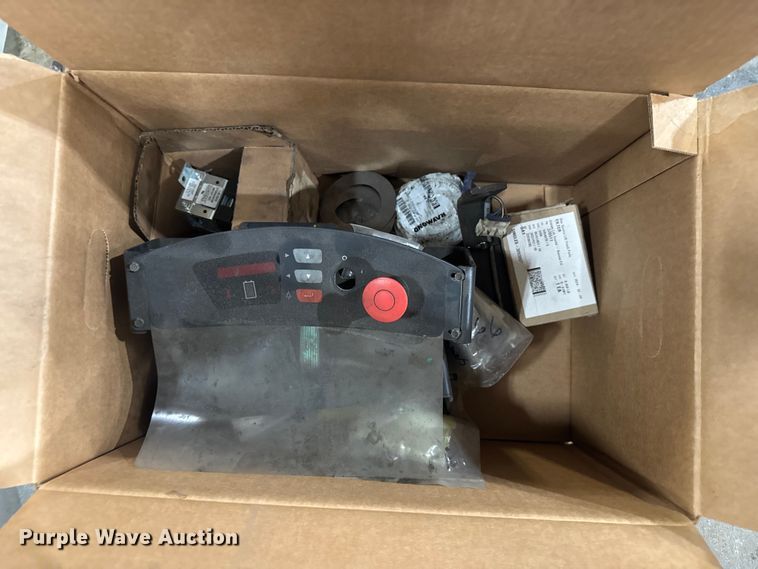 image for item EV1843 Raymond 425-C400M forklift