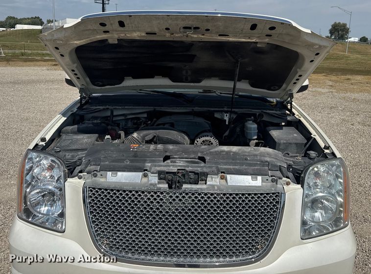 image for item EV1844 2014 GMC Yukon XL SUV