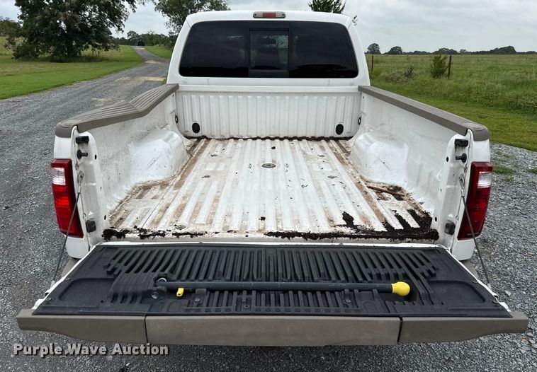 image for item GH9315 2012 Ford F250 Super Duty King Ranch Crew Cab pickup truck