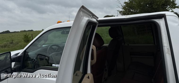 image for item GH9315 2012 Ford F250 Super Duty King Ranch Crew Cab pickup truck