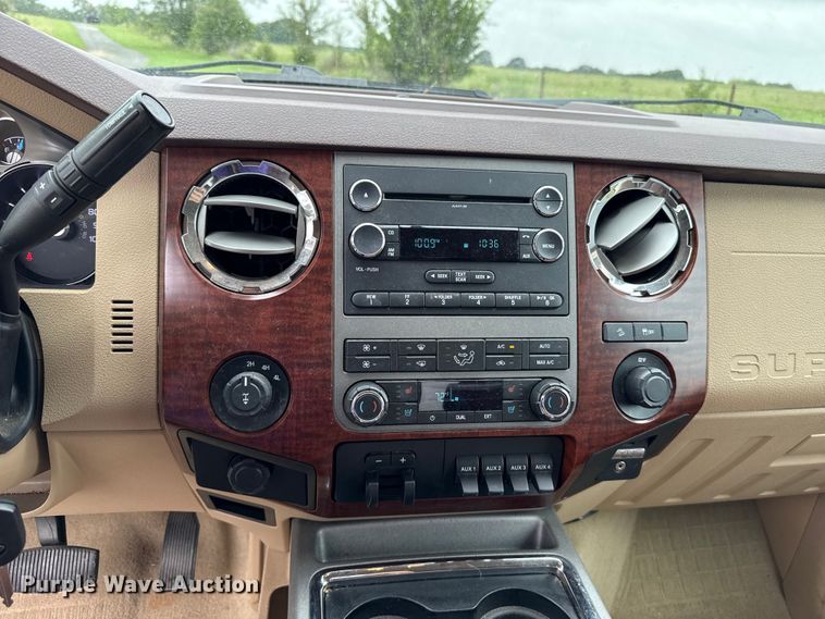 image for item GH9315 2012 Ford F250 Super Duty King Ranch Crew Cab pickup truck