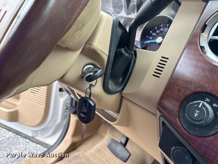 image for item GH9315 2012 Ford F250 Super Duty King Ranch Crew Cab pickup truck