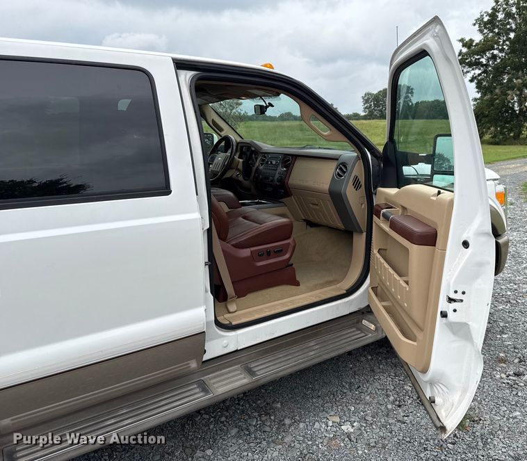 image for item GH9315 2012 Ford F250 Super Duty King Ranch Crew Cab pickup truck