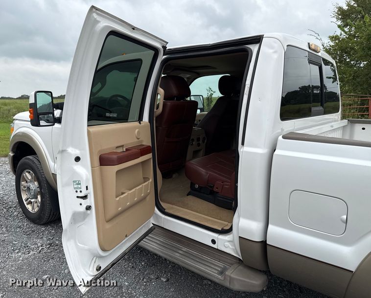 image for item GH9315 2012 Ford F250 Super Duty King Ranch Crew Cab pickup truck
