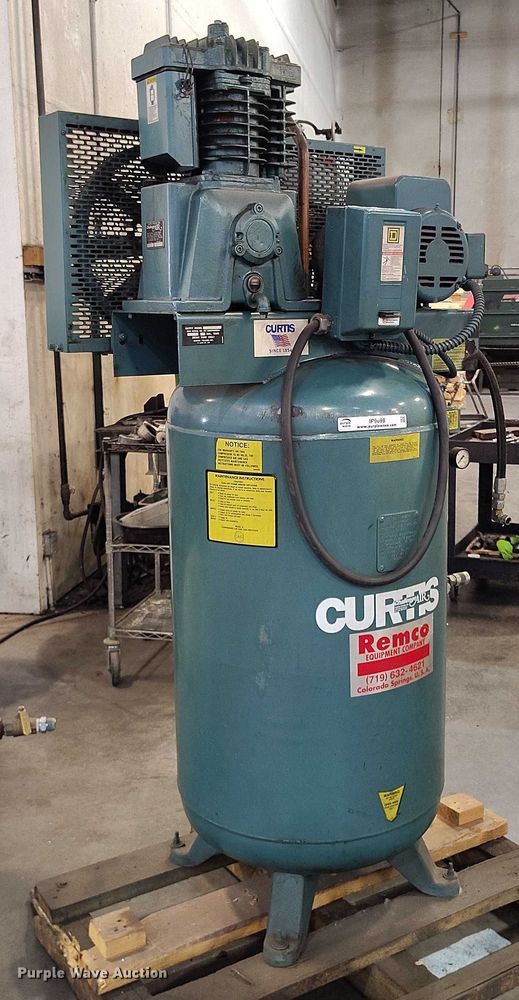 image for item IP9698 2002 Curtis 5E2VT8-A2 air compressor