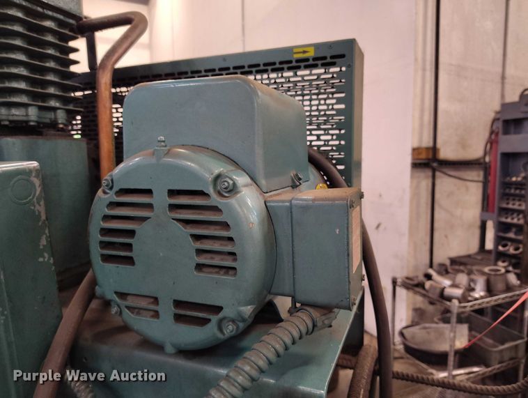 image for item IP9698 2002 Curtis 5E2VT8-A2 air compressor