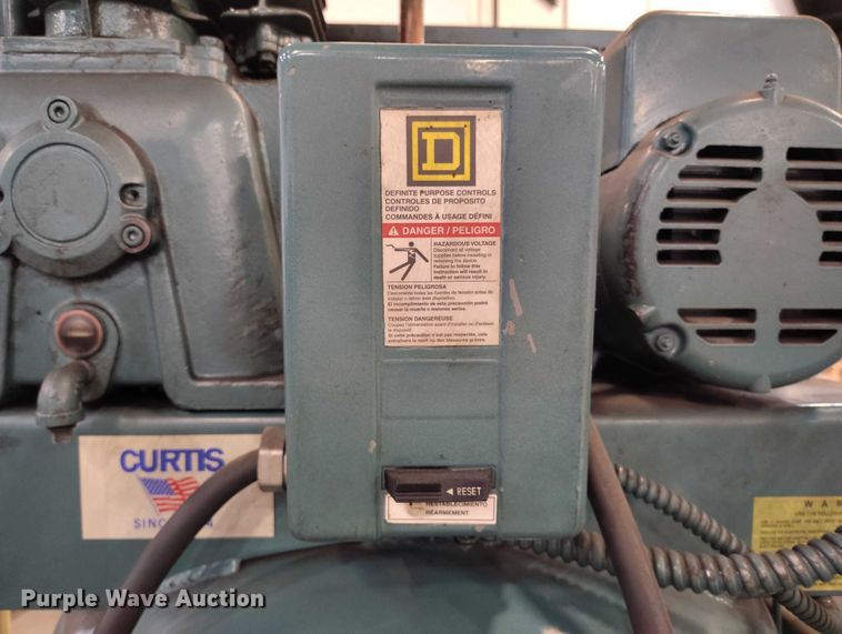 image for item IP9698 2002 Curtis 5E2VT8-A2 air compressor