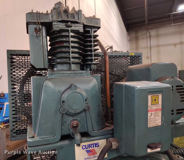 image for item IP9698 2002 Curtis 5E2VT8-A2 air compressor