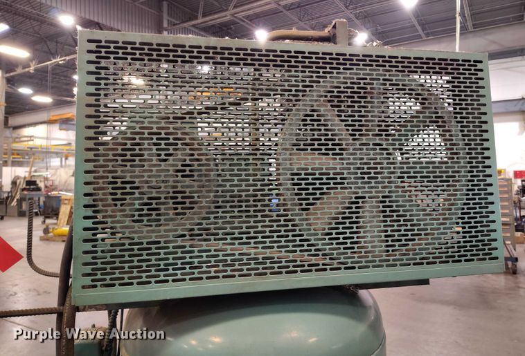 image for item IP9698 2002 Curtis 5E2VT8-A2 air compressor