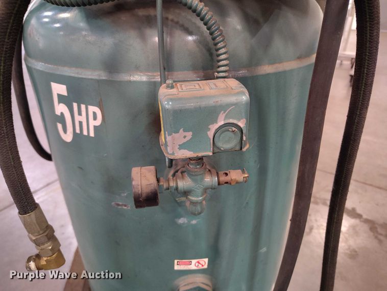 image for item IP9698 2002 Curtis 5E2VT8-A2 air compressor