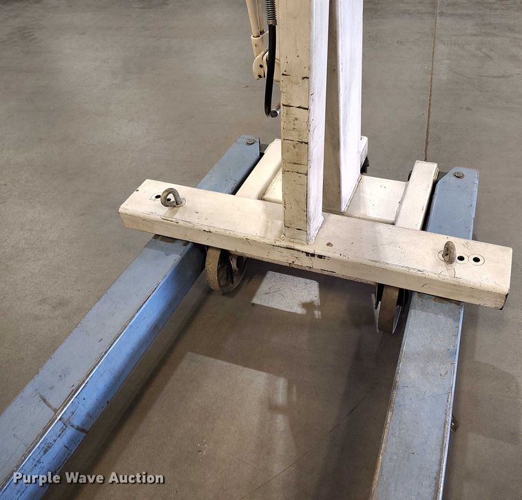 image for item IP9701 OTC engine hoist