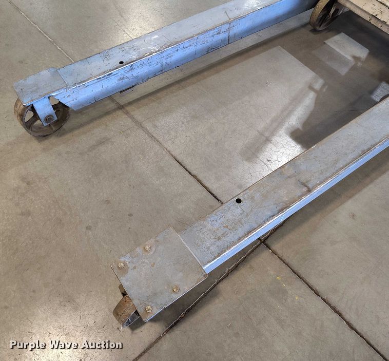 image for item IP9701 OTC engine hoist