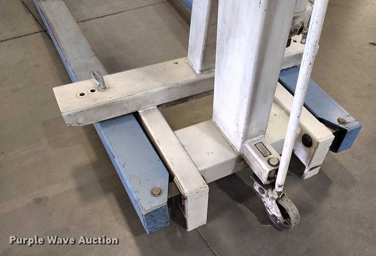 image for item IP9701 OTC engine hoist