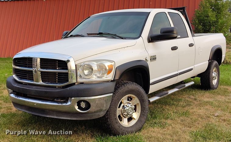 image for item IP9703 2007 Dodge Ram 2500 Big Horn Quad Cab pickup truck