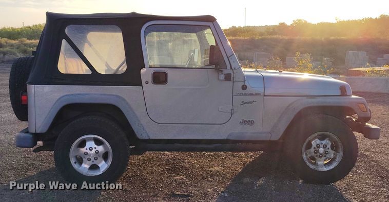 image for item IP9705 2002 Jeep Wrangler Sport SUV