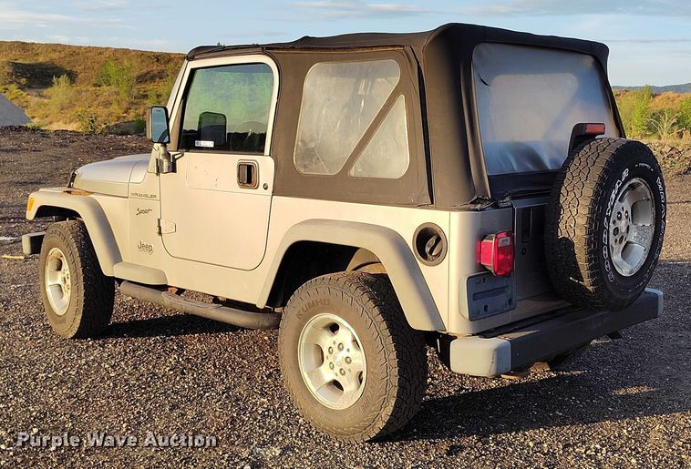 image for item IP9705 2002 Jeep Wrangler Sport SUV