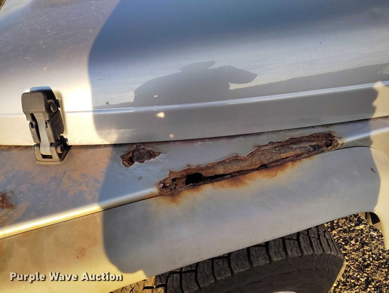 image for item IP9705 2002 Jeep Wrangler Sport SUV